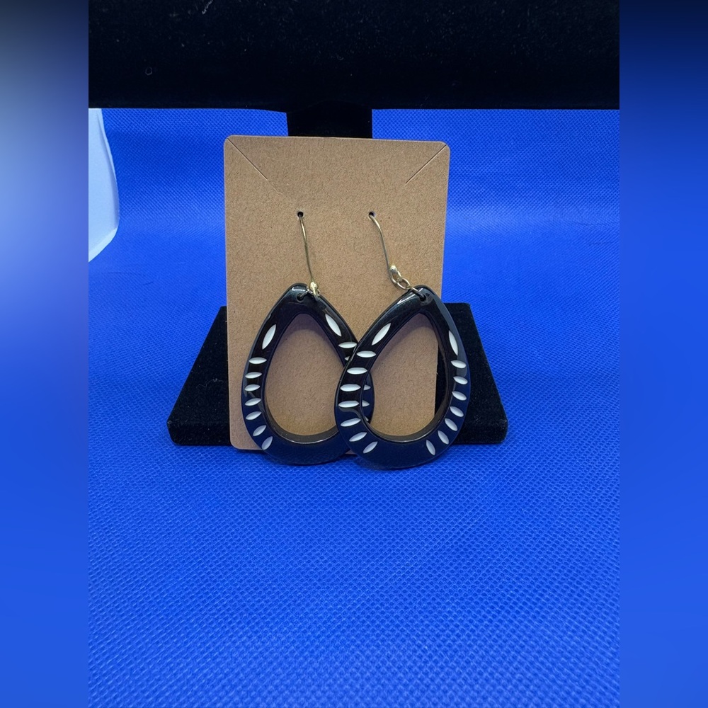 Black Teardrop Dangle Earrings White Inlay Plastic Statement Boho